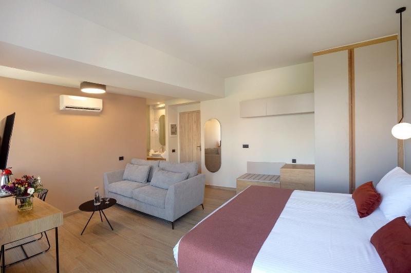 The City Hotel & Suites (Adults Only) Resmo Dış mekan fotoğraf