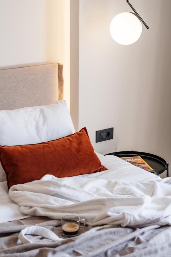The City Hotel & Suites (Adults Only) Resmo Dış mekan fotoğraf