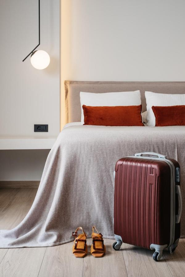 The City Hotel & Suites (Adults Only) Resmo Dış mekan fotoğraf