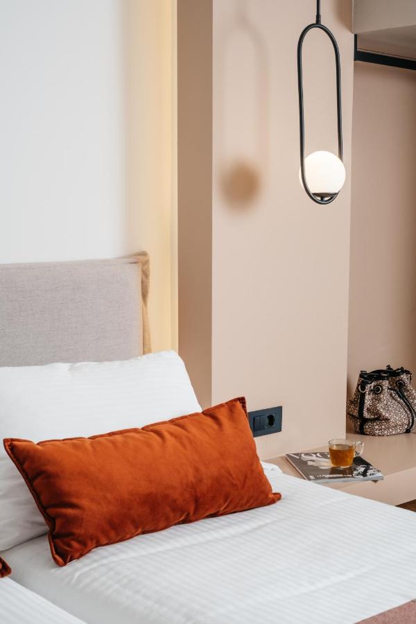 The City Hotel & Suites (Adults Only) Resmo Dış mekan fotoğraf