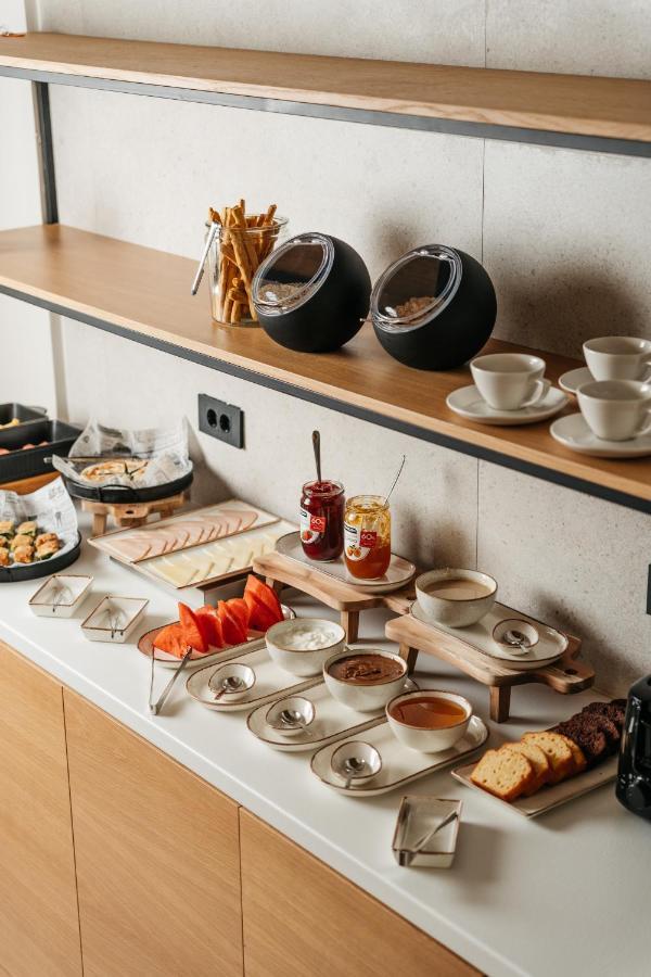 The City Hotel & Suites (Adults Only) Resmo Dış mekan fotoğraf